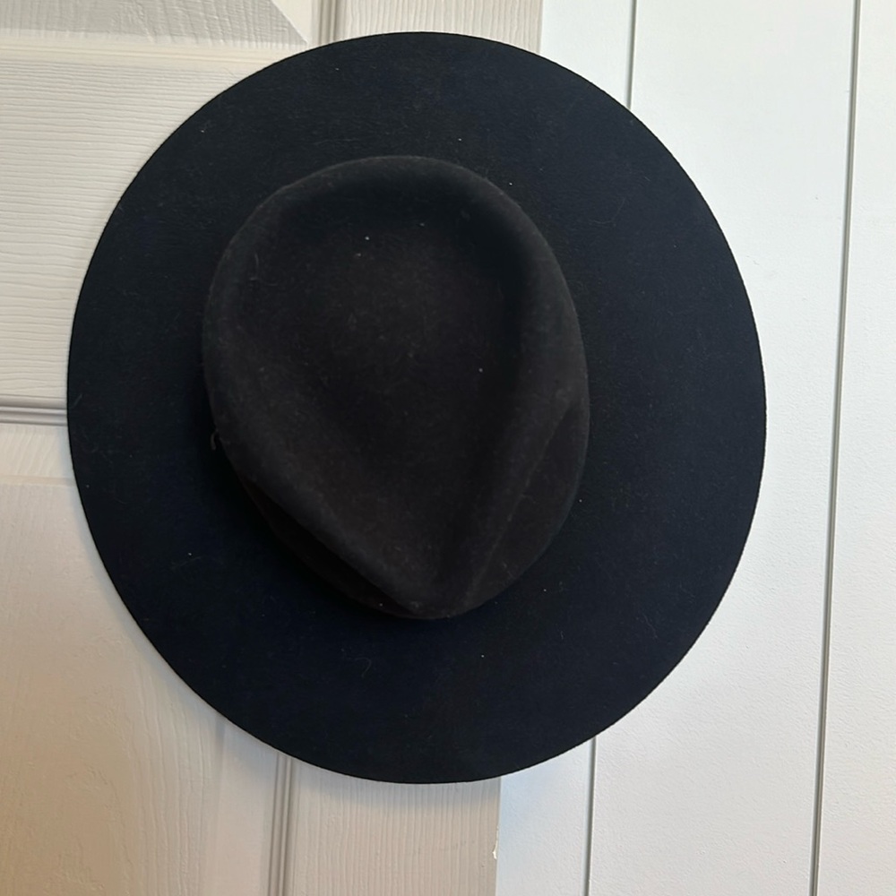 Gigipip black fedora